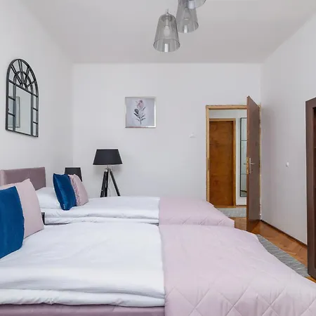 Appartement Rodzinny Z Dwiema Sypialniami Niedaleko Centrum Krakowa By Renters Cracovie