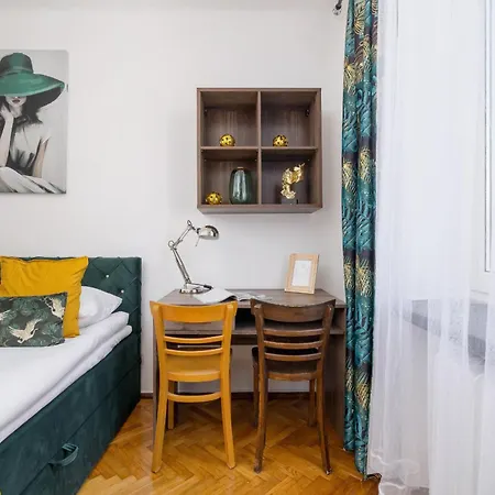 Rodzinny Z Dwiema Sypialniami Niedaleko Centrum Krakowa By Renters Apartment *