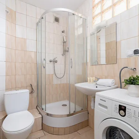 Rodzinny Z Dwiema Sypialniami Niedaleko Centrum Krakowa By Renters *
