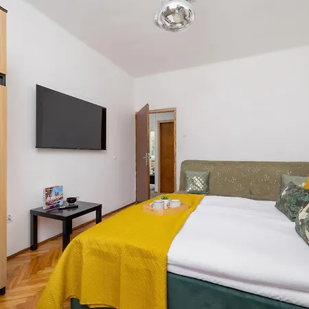 Rodzinny Z Dwiema Sypialniami Niedaleko Centrum Krakowa By Renters