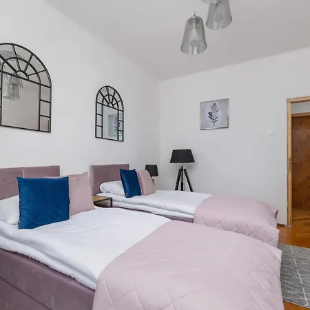 Rodzinny Z Dwiema Sypialniami Niedaleko Centrum Krakowa By Renters * Krakau