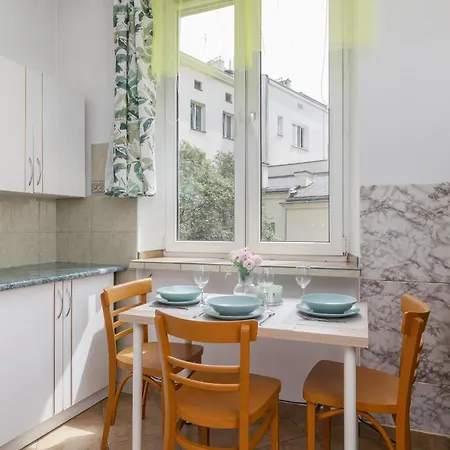 Rodzinny Z Dwiema Sypialniami Niedaleko Centrum Krakowa By Renters *