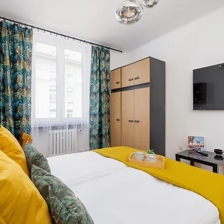 Rodzinny Z Dwiema Sypialniami Niedaleko Centrum Krakowa By Renters Apartament